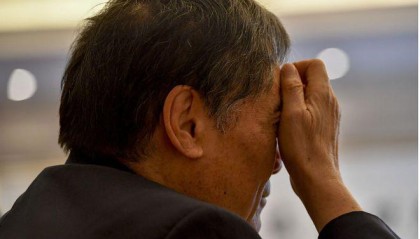 70岁大爷哭诉：有存款30万，退休金6000的我，现在却沦落到捡破烂